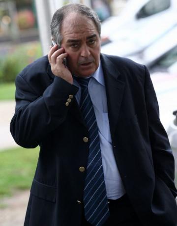 Joaquin Masanet se verrait notamment reprocher par la justice des surfacturations dans des établissements immobiliers gérés par l'Anas, l'association des uvres sociales de la police, dont il est le président. 